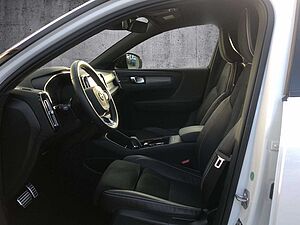 Volvo  B4 R-Design FWD / XENIUM- INTELLISAFE-Paket
