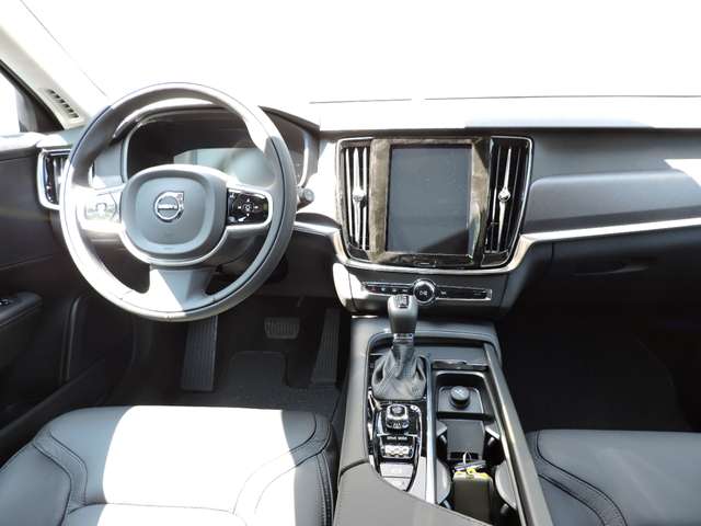 Volvo  D4 AWD 8-Gang Geartronic