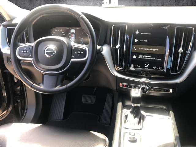 Volvo  D4 Momentum AWD