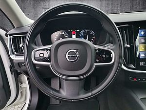 Volvo  D4 Momentum Pro